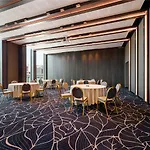 Moevenpick Hotel *
