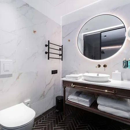 Moevenpick Hotel *